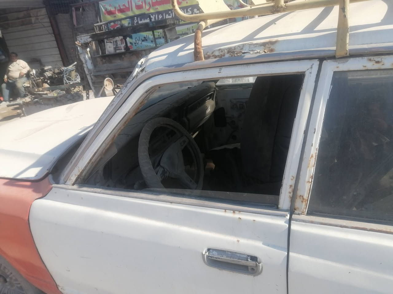 السلام عليكم
كروان ابو التاج موديل ٧٩ رقم القديم اجره صلاح الدين
بدون محرك وكير بدي فقط
السعر ١٥ ورقه
مكان السيارة بابل المركز
رقم هاتف ***********
