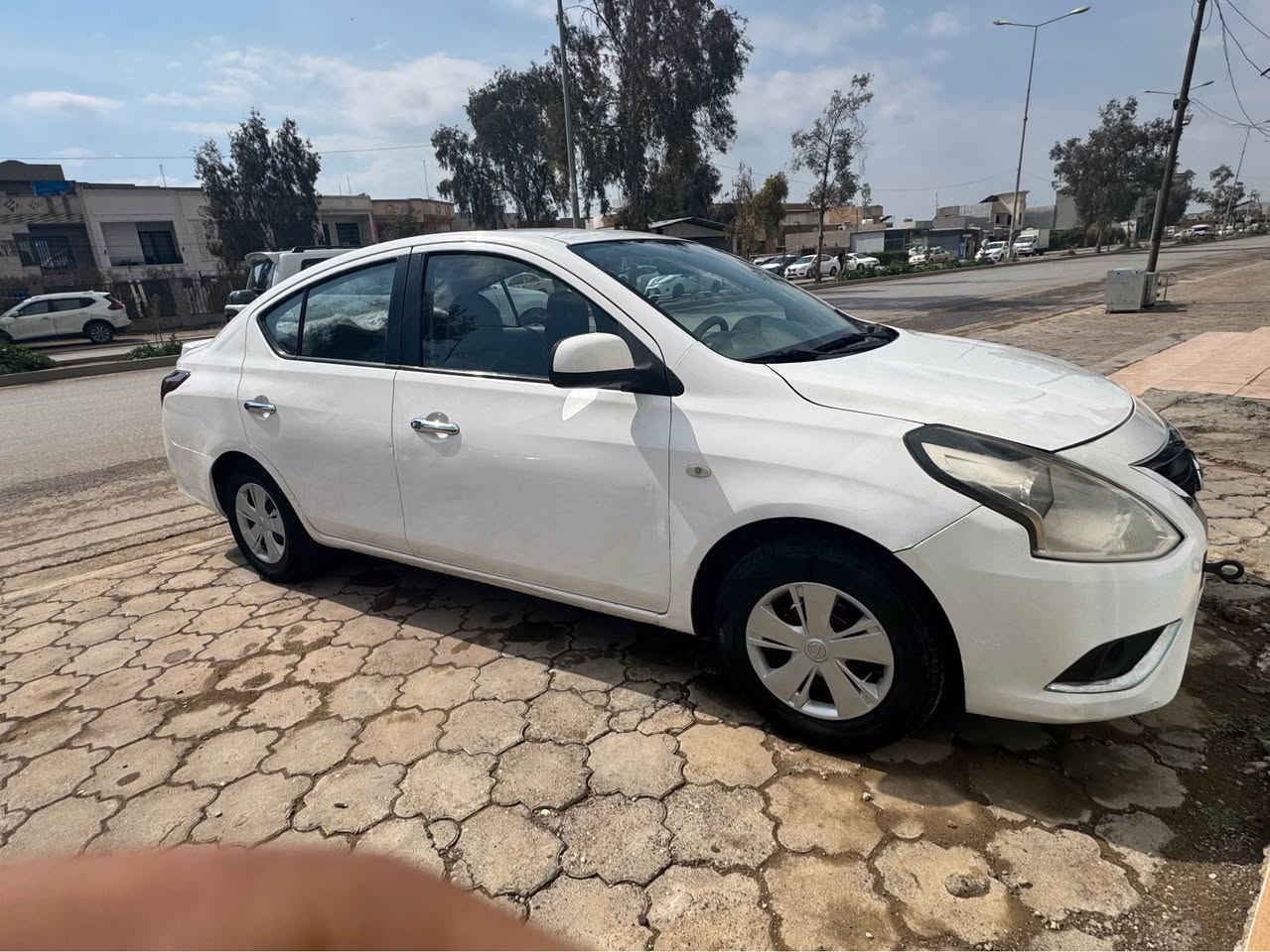 نيسان سةني موديل٢٠١٦چاملغو نيو دوسةي سبوغة تةعديل و قةپوقوپ بةشةرت نية نرخي ٨٨ وةرةقة مةجاليكي كةم شوين هةولير رةقةم تيلفون *********** أربيل, العراق
