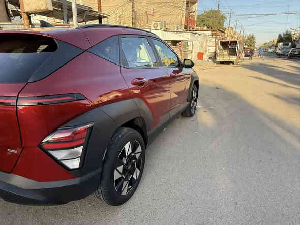 هونداي كونا 2024 وارد امريكي بدون حادث كلين مكفوله من لصبغ ولتبديل رقم بغداد باسمي ماشيه 12 يعني بحاله الزيرو فول موصفات عده الفتحه والجلد 
- لون ماروني - فور ويل -محرك 2000 دوش المرغوب-بصمه تشغيل معه الابواب - وتشغيل عن بعد -هند بريك بصمه -شاشه ديجتل متصله -كراسي كهرباء-فول رادارات 360 امامي وخلفي وجانبي ونضام نقطه العمياء وتحديد مسار وتحذير عن الخروج عن المسار ونضام اوتو بريك عند الاقتراب انضمه قياده متعدده نضام صعود المنحدرات اشاير بالمري تبريد بيانو مناخي منفصل خلفي + امامي تحكم ستيرن 
وبعد بيها موصفات لم يتم ذكرها .
السعر 200 ورقة وبيه مجال بسيط 
للاستفسار /***********
