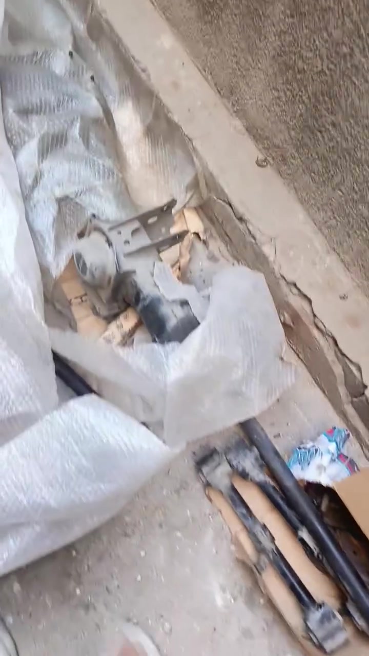 السلام عليكم من خصت الادمن المحترم عندي هاوزن مال الكزز 5700
شرط الشد كامل السعر خاص السيديه رقم بي وات ساب ***********
