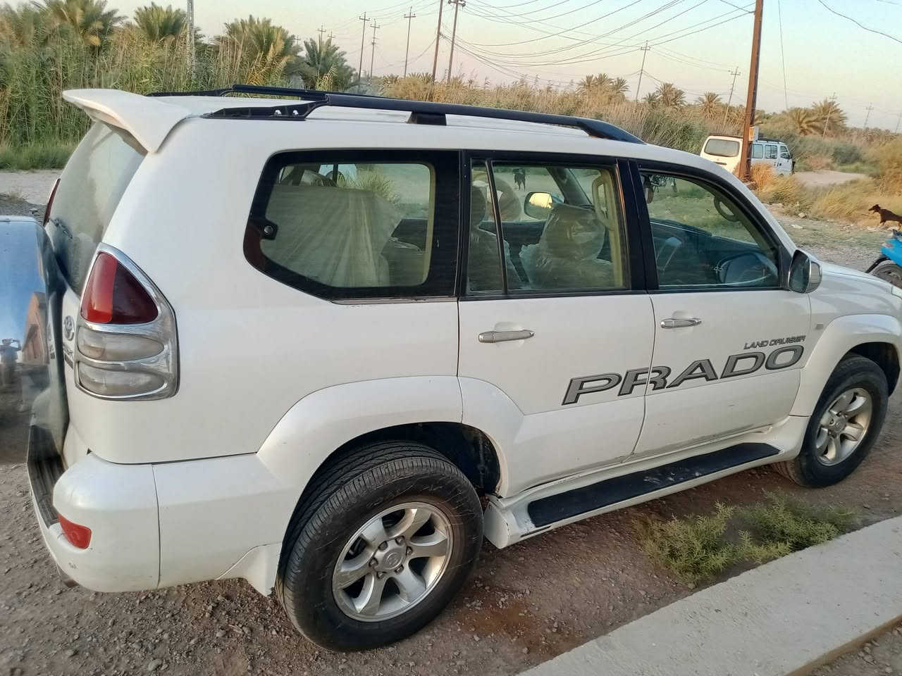 🚗 تويوتا برادو 2009  للبيع (Toyota Prado 2009)
لعشاق القوة والاعتمادية، سيارة تويوتا برادو موديل 2009  السيارة معروفة بمتانتها في السفر والطرق الوعرة، وممتازة جداً للاستخدام العائلي واليومي.

المحرك: 4 سلندر  قوي واقتصادي بنفس الوقت.

نظام الدفع: دفع رباعي مستمر (4X4) مع وجود دبل (خفيف وثقيل) ونظام قفل الدفرنشيال (دفلوك).

ناقل الحركة: أوتوماتيك.

عدد المقاعد: 7 مقاعد (3 صفوف) واسعة ومريحة.

✨ الميزات والكماليات 

نظام تكييف مركزي ممتاز (أماكن توزيع التكييف لكل الصفوف).

ثلاجة وسطية لتبريد المشروبات.

حساسات خلفية للمساعدة على الركن.

نظام فرامل ABS ونظام التحكم في الثبات.

عجلات (ويلات) ألمنيوم قياس 17 إنش الأصلية.

الحالة الميكانيكية: محرك هستوني مجفته وكير كفالة عامة برغي ممفتوح 

البودي (الهيكل): [كفاله عامه عدى قشط قليل اثر فاللون الشركه  ].

 جاهزة للتحويل مباشرة

💰 السعر وتفاصيل الاتصال:

السعر المطلوب: 180 ورقة و قابل للتفاوض البسيط].

الموقع: [الديوانيه].

للتواصل والاستفسار***********
