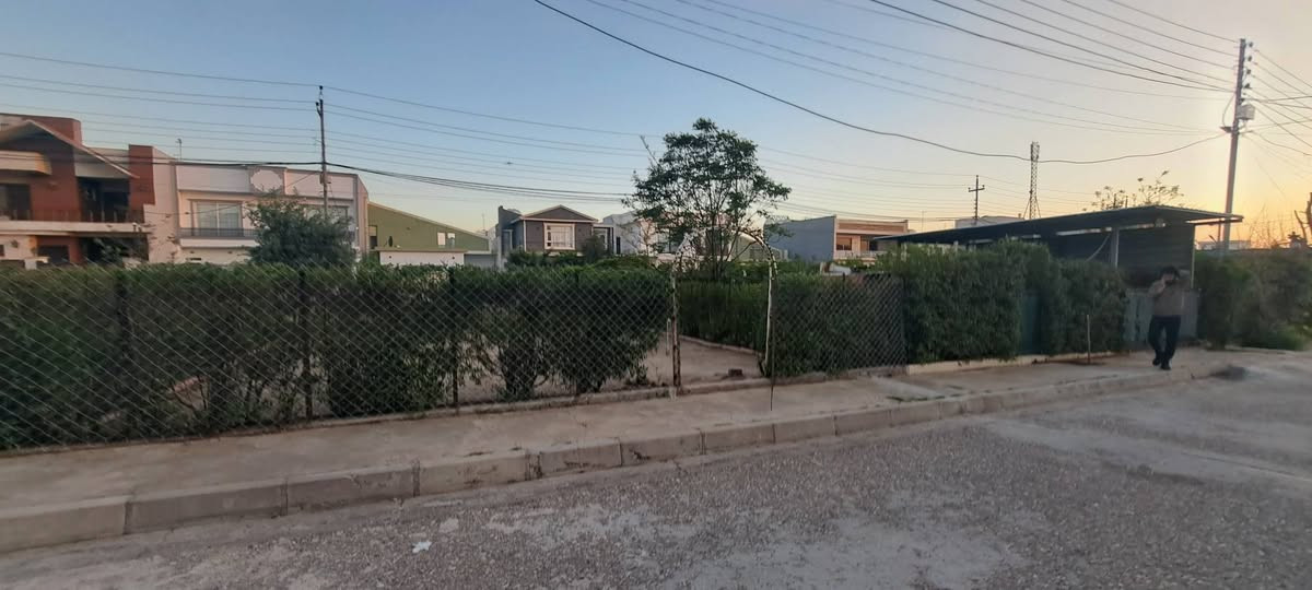 خانوفرۆشتن منزل للبیع فی اربیل لاوان ستی مقابل  حدیقە مساحە200م/واجهە قبلە طابو طابقین فول مواصفات غرف نوم6/صحیات2 هول مطبخ مفتوع مطبخ حار آستقبال گراج حدیقە بهاقاصة كامل خدمات سعر16دفاترو65ورقە بی مجال ***********واتساپ *********** واتساپ أربيل, العراق
