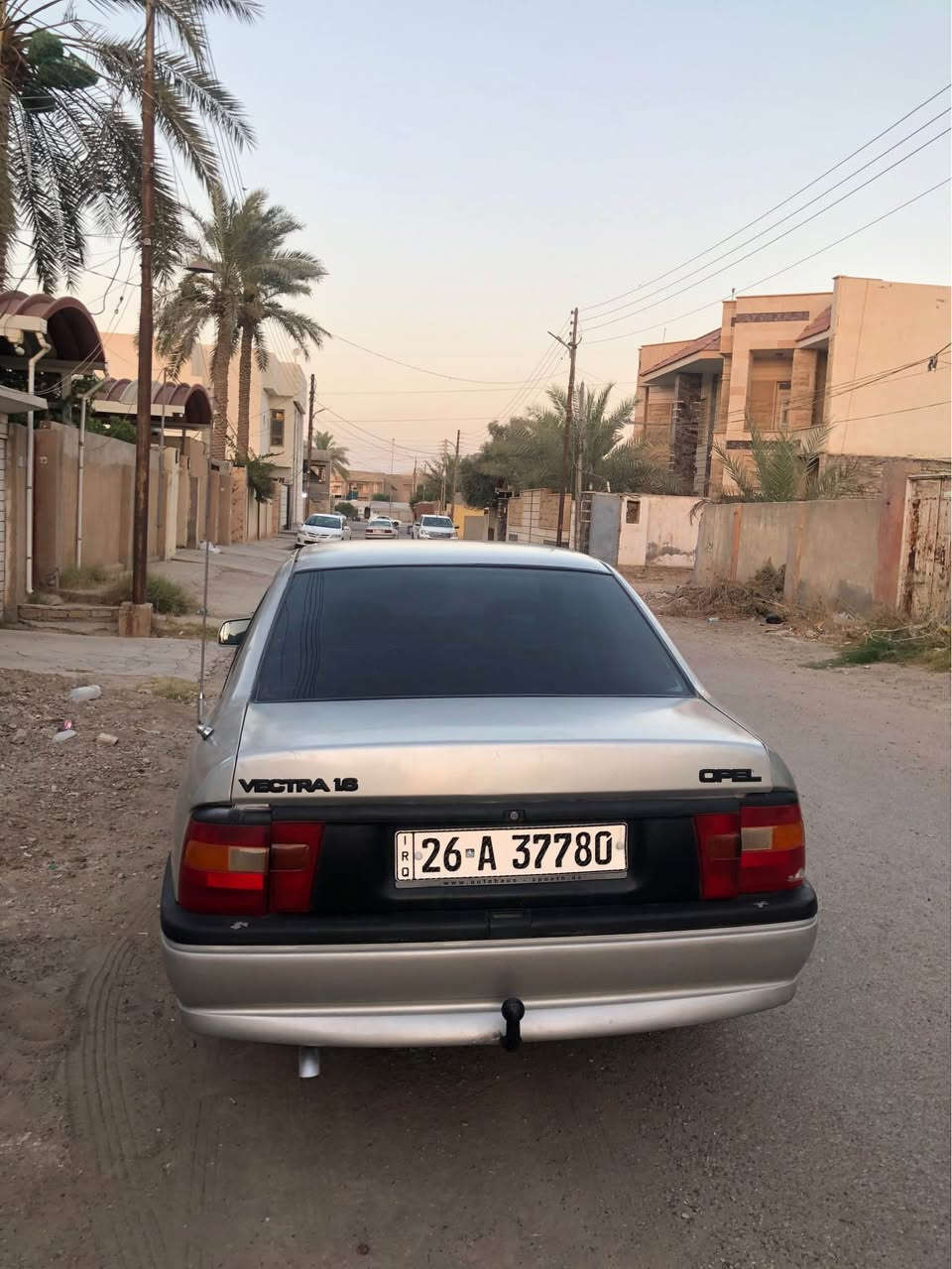 سلام عليكم 
اوبل ڤكتره موديل ١٩٩٢ سياره حلوه وجاهزه من كلشي كير محرك تخم تاير كهربائيات كلها بشرط على اخر حبايه سياره مصبوغه عام لجماليه رقم دولي جديد تحويل بنفس اليوم  سعرها ٣٧ وبي مجال بسيط 
شراي اتصال ودلل….  *********** سامراء, صلاح الدين
