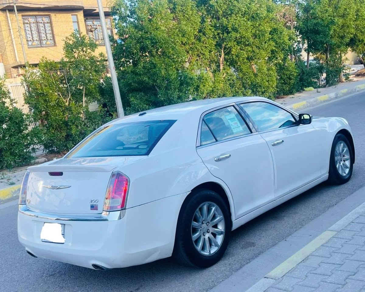 اوباما 2011 رقم اربيل شرط الوكاله او التحويل
كندي كلين بدون حادث هنا صار بيها بس هلال جاملغ خلفي
فول عدا البنوراما
مكينه 6 سلندر
شاشه كبيرة
تدفئه تبريد بالكشنات
كشنات جلد كهرباء
ماشيه 135

مكانها كربلاء
السعر 148 ورقه
***********
