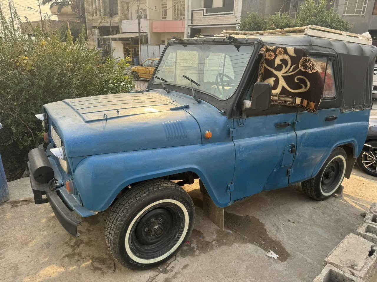 السلام عليكم
واز للبيع مديل 2002
كير وحرك ونجي سياره نضيفه 
السياره عارضيها ب 10 ملاين عارضيها 
***********
مكاني بغداد
