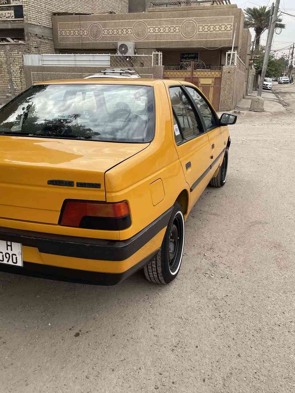 السلام عليكم بيجو ٤٠٥ إيراني ٢٠١٨ مكفوله لا صبغ لا تبديل لا خياس ماشيه ١١٠ سياره جديده بمعنى الكلام مكينه مكفوله حداديه تخم تاير باتري كله جديد ومكفول بسمي السعر ٦٤ مكاني بغداد الجديده الأمين  رقمي ***********
