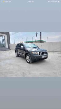 جيب لاريدو 2011 فور ويل   محرك 6 اسلندر /  فول مواصفات ما عده البنورام...