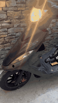 سلام عليكم عدله للبيع واذا مراوس عادي الدراجه بيها نقص بس تك تريشه الدراجه 55 شلعه ومعدل بيها شيال اصلي ووياله اصليه مكاني بغداد كاظميه رقمي ***********
