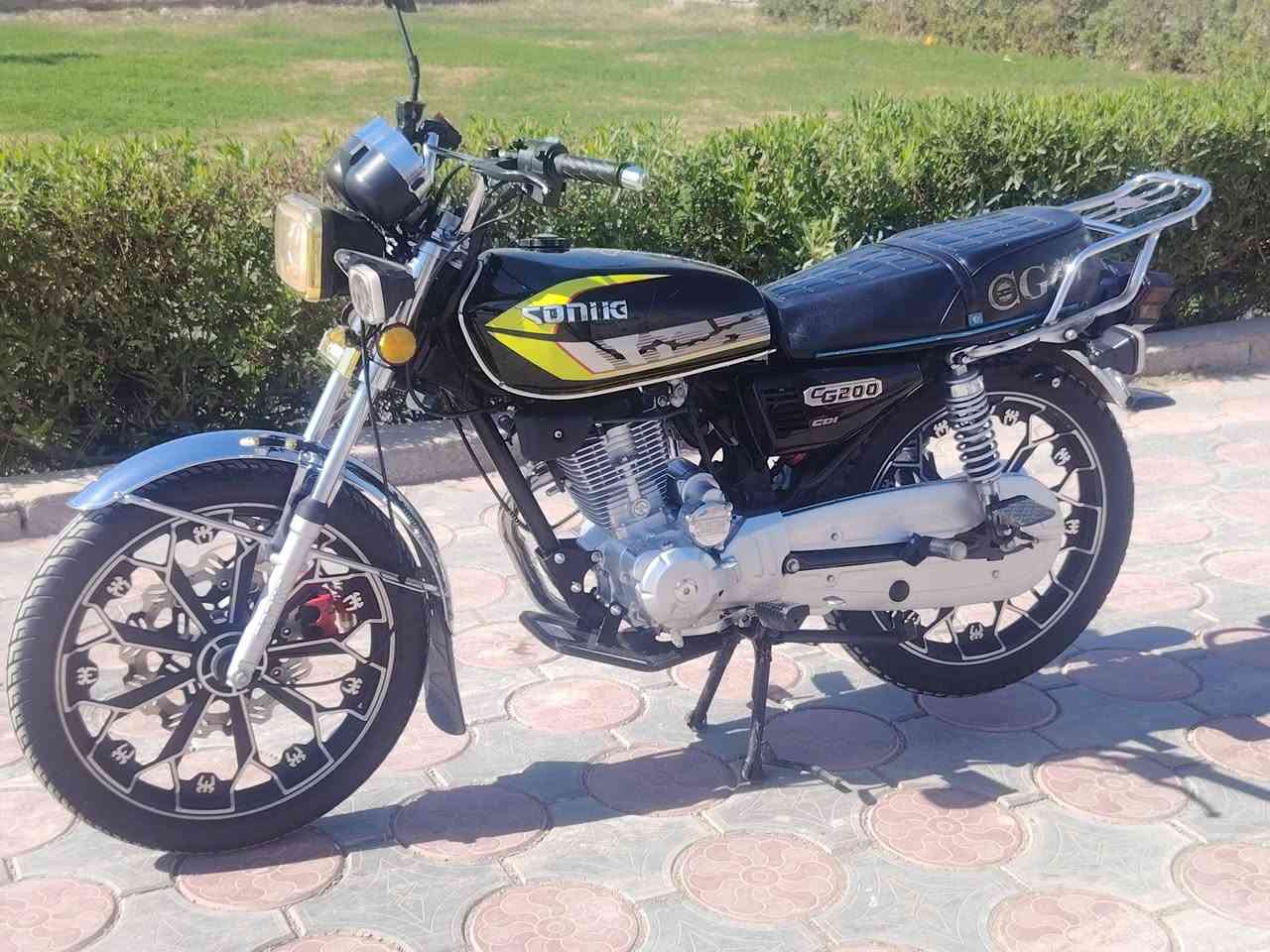 دراجة سونك مديل 2025  5 كير مكينة 200 S اوراق جاهزة دراجة كاملة وجديدا مكفولة كفالة عامة المكينة بلادية برغي ممفتوح بيها كهربائيات كاملة نقص فقط دشبول طافي والسبب مجهول ماعرفه (لازم تبدلة)مكاني بغداد 
السعر 700 قفل
هاتف:***********
