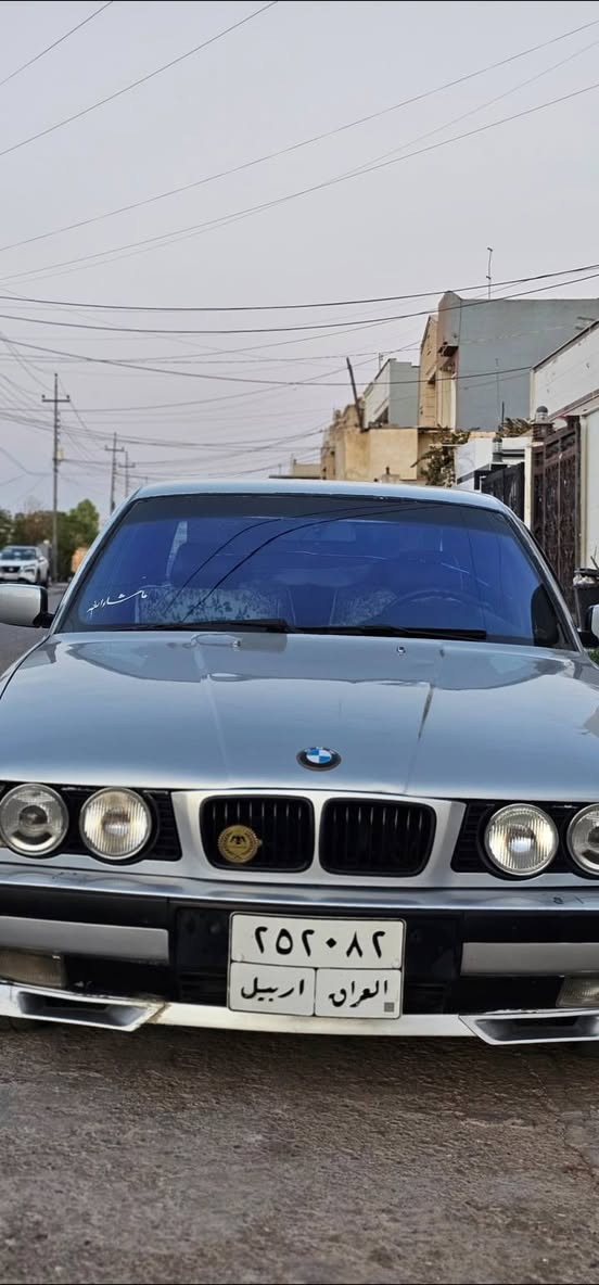 بەناوی خودا 
BMW 525  دیجیتەل
مۆدێل ٩٤
بێ لێدران
بؽ قەپوو قۆپ
تەبرید سارد و گەرم 
چوار تایەی نوێ
کوشین جلد
جوار جام کارەبایی
ناو و دەرەوەی لۆکە
بؽ سەرف و بوخار 
گێر و مەکینە بەشەرتی فیتەر 
تەقە و رەقەی بەشەرت
تەحویل و بەناو کردن بەشەرت
سعری ٦٨ و مەجالەکی زۆر کەم
موشتەری نی سەرم مەیەشینە 

لە هەولێرم
***********
*********** أربيل, العراق
