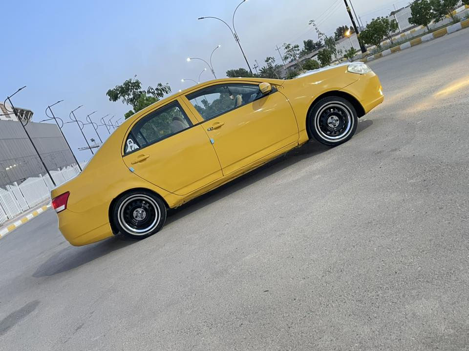 السلام عليكم 
بي واي دي جي ثري كير عادي مكينه وكير هونده 
سنويه ل ٢٨ إنكليزي مصفره وجاهزه 
مبدل جاملغ امامي ومصبوغه جماليه تجديد لون 
سياره جاهزه مكينه وكير وتبريد ثلج 
بصمه تشغيل وبصمه أبواب وفتحه سقف شغاله 
كهربائيات عام شغاله تخم تاير خطه جديد 
شاشه وكامره دوراه شادله 
سياره جاهزه وكبل لشارع وكلش حلوه ونصبته تخبل 
سعره ٤٧ 
*********** 
مكان سياره وأبو سنويه بناصريه اسكان الصناعي

