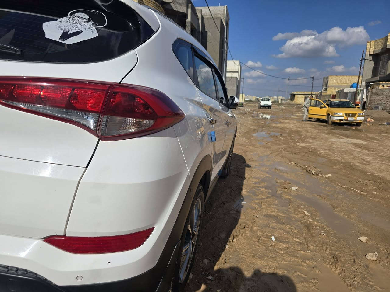 توكسان مديل2018 خليجي رقم اربيل تحويل او وكاله باليعجبك سنويه لغاية 2030 مكفوله عده صبغ شي قليل بالبنيد والسونار مرفق ويه الصور  محرك 2000 بلادي سياره جديده معنه الكلمه مري شفط سايد بريك بالرجل لد امامي خلفي يدات نيكل باقي الموصفات معروفه سعر 178 بيها مجال قليل مكان واسط الكوت ***********
