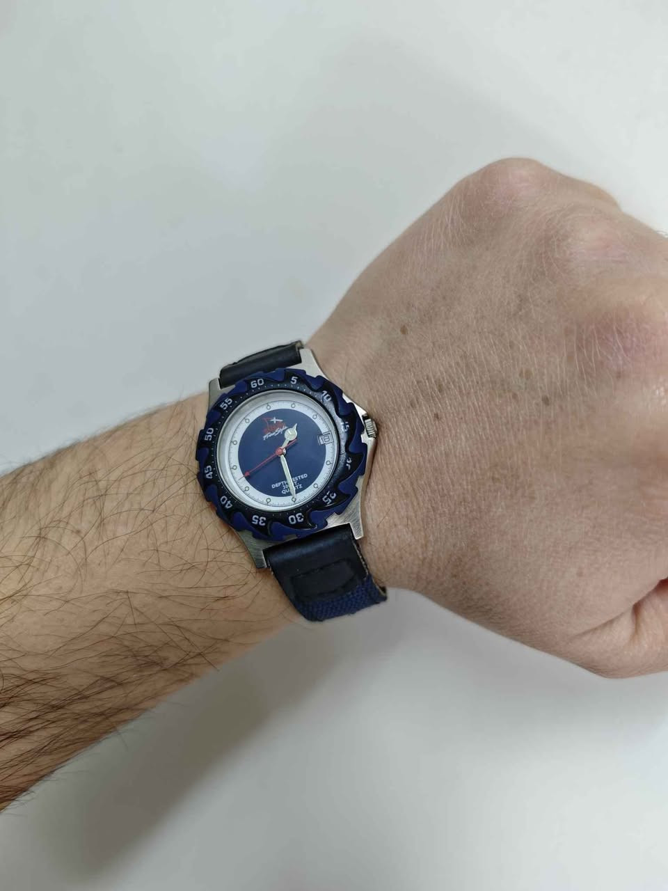 سلام علیكم. 
ساعه ریاضی من فری ستایل للبیع. یابانی اصلی. فنتج قدیم. باتری. رینك دوار. منفذ یومی. قطر 35. سیر كتان بلادی. سعر 40 الف. أربيل, العراق


**إذا كنت صاحب هذا الإعلان وتريد حذفه لأي سبب، رجاءا أرسل رسالة إلى الدعم الفني**