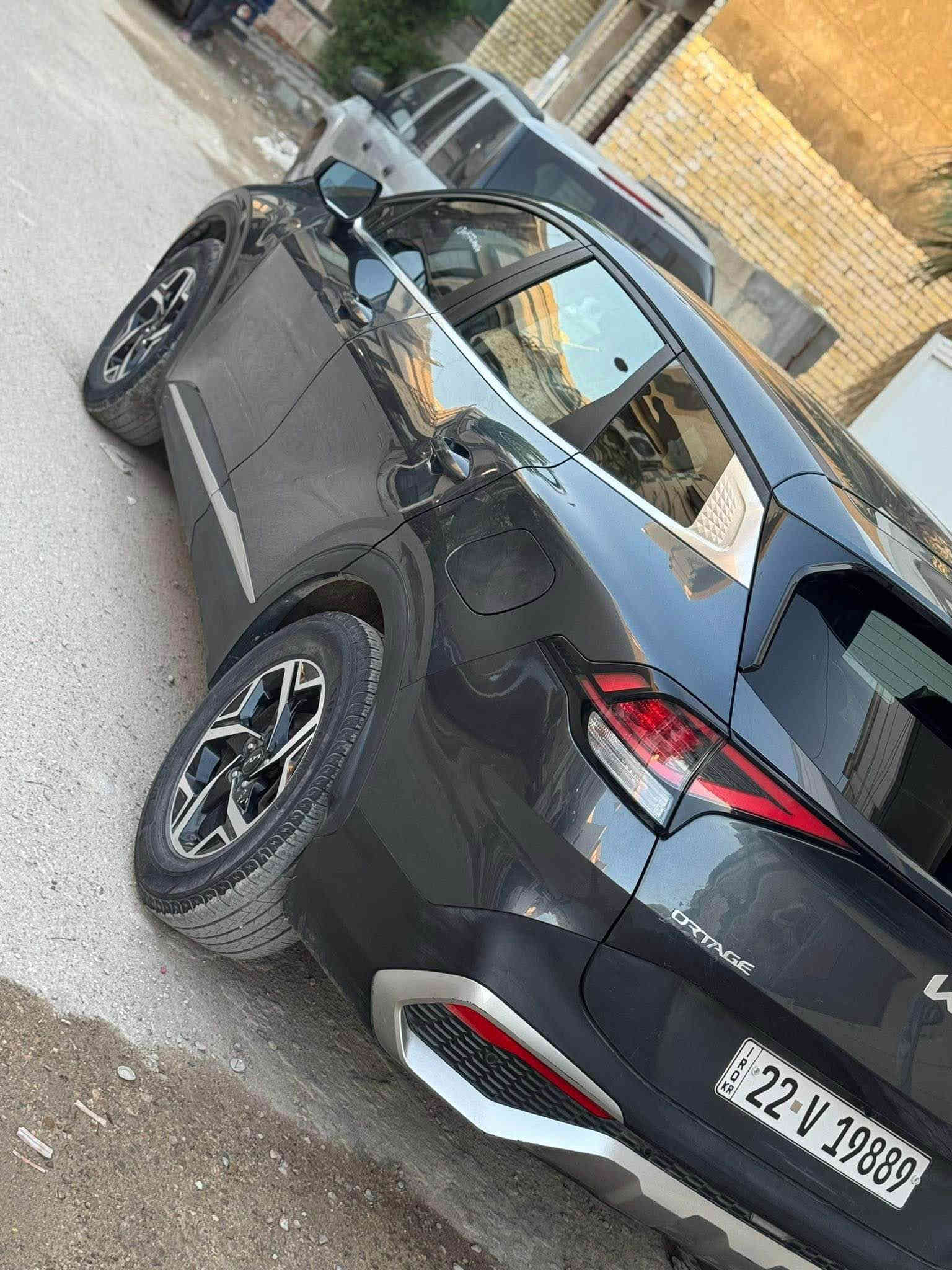 السلام عليكم كيا سبورتج 2023. 
لون رصاصي
رقم أربيل الجديد 

الشكل الجديد حجم الكبير لارج محرك 2500 
حادث جاملغ  واحد صبغ فقط 
بدون دواخل سياره جديده 
المواصفات

دشبول متغير الالوان الكتروني

تحكم ستيرن جهتين

كامرة دوارة 

شاشة كبيرة ايباد 

عداد دجتل

اوتو ستوب

تبريد قطعتين 

مثبت سرعة

وضعيات قيادة 

رادار

لد نهاري

تحديد مسار

هند بريك بصمة

اوتو هولد

مانع انزلاق
هيتر كشن 

مكان السيارة بغداد زيونه 
للتواصل ***********

السعر 187$$$ بغداد
