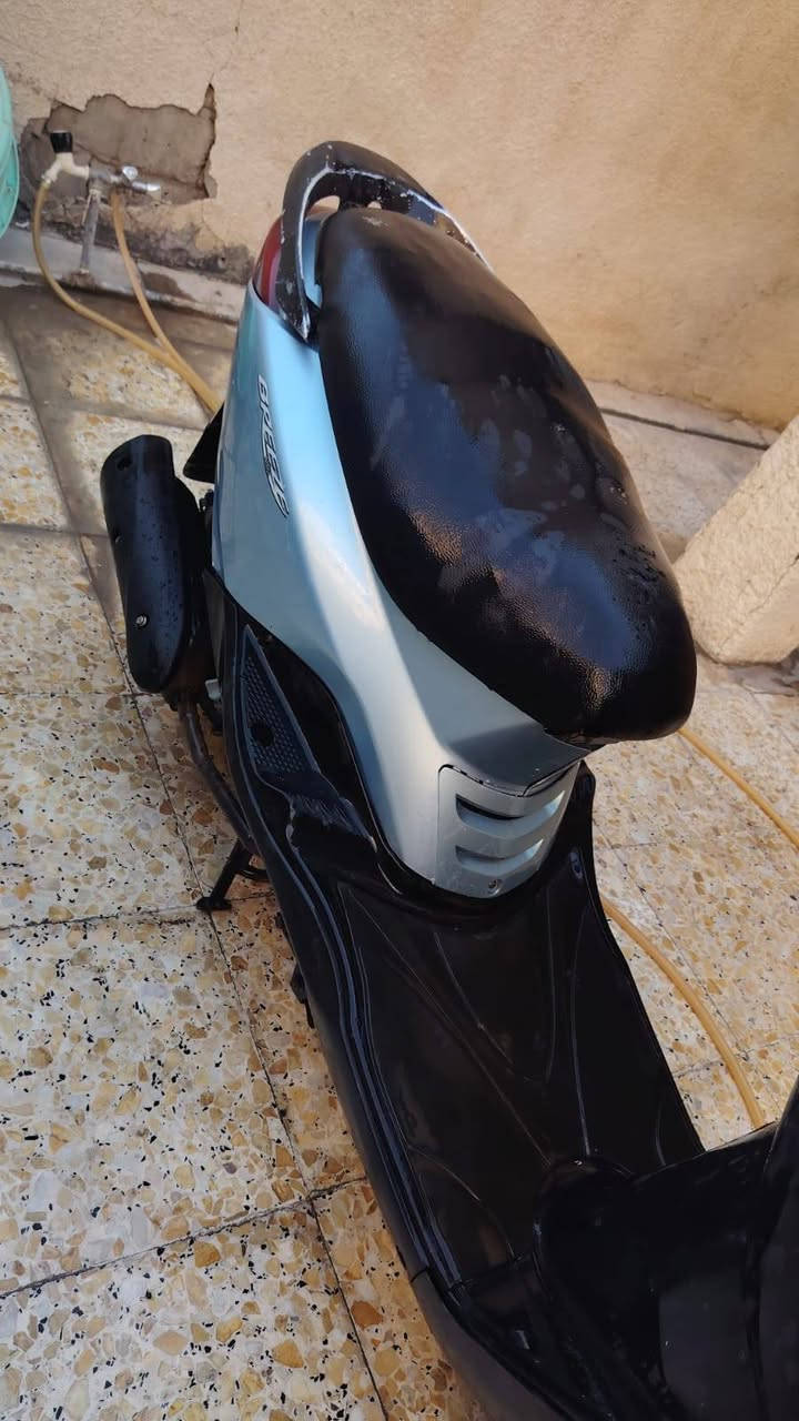 بريز 140 رمبه كلش نضيفه
السعر المطلوب 650الف
مكينه كهربيات كلها شغاله نضافه مبينه بل صور ميحتاج احجي 
سلف هندر كهربيات شغاله 
ترايك ع لسانك مكينه مكفوله
مكاني بغداد لبياع الشرطه لرابعه
***********
