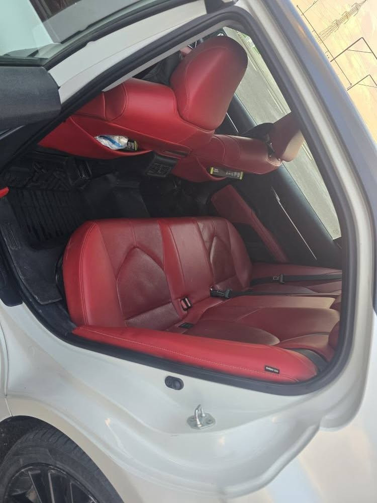 تيوتا كامري هايبردXSE موديل2022

للبيع … تويوتا كامري الموديل : 2022 فوول
‎رقم بغداد رقم وسنويه جديد تحويل بشرط 

‎- المحرك 4 سلندر 
‎- گير محرك بشرط 
‎- محرك ما مفتوح بدون اي نواقص

‎- المواصفات … XSE 
‎تشغيل عن بعد
- شاشة كبيرة لمس
‎- كاميرة
‎- بصمة
‎  - بصمة ابواب 
‎- بريك كهربائي
‎- دواخل احمر
‎- كشن جلد
‎- كشن هتير
‎- كشن كهربائي
- تحكم ستيرن- 
‎- رادار امامي
‎- رادار خلفي
‎- رادار جانبي
‎- شحن لاسلكي موبايل
‎- مانع انزلاق + ABS
‎- منافذ AUX + USB 
‎- تحكم وضعيات القيادة
- ECO+NORMAL+SPORT

- ضررها السيارة : تعديل بارد قليل بلبونيد 

‎- بدون دواخل و ايرباكات 
- تخم تايرات جديد- 
رقم الشاصي 4T1K31AK5NU034727
رقم الهاتف *********** تكريت, صلاح الدين
