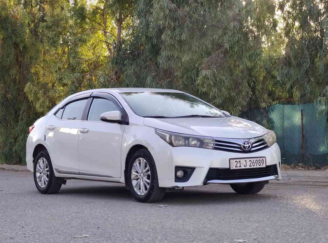 Toyota Corolla  GLi
تۆیۆتا کرۆلا 
مۆدیل 2014 
شەریکە جیهان 
مواسەفات GLi 
ڕەقەم و سەنەوی تازەیە هەتا  2029 
بەناوی خۆمانەوەیە بەشەرتی تەحویل 
گێڕ و مەکینە و ئەکسلی نەکراوەتەوە بڕغوی لێ بانەدراوە  بەشەرت و بێعەیب و زۆر مەزبوتە لەسەر بیلاد ماوەتەوە 
مەکینە 1.8 
گێڕی ئۆتۆماتیک و عادی 
مواسەفاتی :
-  ناو زەرد بیلاد
- بەصمە 
- شاشە و کامیرە 
- حاسە 
- سوکان ڤۆڵیۆم 

 سۆنەری دانراوە تەنها دوو بست سبوغی هەیە لە دۆسەی سایەق و تەواو تایەکانی تازەیەو تەقەو ڕەقەی بەشەرت زۆر تونوتۆڵ و مەزبوتە 
سعری 138$ وەرەقەو مەجالێکی کەم 
 Viber & Whats app 
***********
