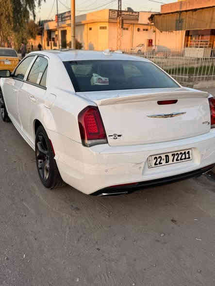 لعرض سيارتك على الصفحة تواصل معنا الآن 👋
اللهم صلي على محمد وال محمد 🌹
.....
السلام عليكم ورحمة الله وبركاته 🤝 
للبيع بدون مراوس 
عشاق الاوباما ( الشايب ) 💪
كرايسلر أوباما ✈️
موديل 2018 
لون ابيض المرغوب 🫡 
رقم اربيل انكليزي مسطره ( 22 )
كابون بانزين بيها ⛽ ⛽ 
سنويه وهزه ساقطين 🫡
شرط الوكالة والتحويل 👉 
طخم تاير جديد طخم السياره جديد 👍 
كير محرك شرط عل فحص 🧐 
تبريد ثلج 🥶 🥶 
السياره ماشيه 97mil 
السياره جديده وضع شركه 👍 
المواصفات 👇 فول الفول عدا الرادار🫨
بصمه ابواب🫆 + بصمه تشغيل 🫆
بانوراما طكتين 
تحكمات ستيرن 
شفتات ستيرن 
شاشه اعطال 
شاشه كبيره 
ويل اسود كروم
كشنات جلد
كشن حضن 
مانع انزلاق 
تحديد مسار 
لايت عدسه 
بك لايت ليد 
كروز سرعه
حساسات خلفيه 
رادار بل مري 
مري شفط 
وبعد بيها هواي مواصفات ‼️ 
السياره داخله كلين تايتل بدون ضرر للعراق ✅ 
بيها مكانتين بارد بسيط 
براس الجاملغين الكدام وموضح فيديو👇
مكان السياره موصل 🔥 
السعر بلاااش 💸290💸وبيها مجال 
للاستفسار الاتصال على الارقام 👇 
***********
***********
الخاص مفتوح 24 ساعه 👉 
ملاحظة الرقم الكورك بيه واتساب 🟩 
يوجد بيع وشراء السيارات المتضررة والجديدة داخل هذه الصفحه ✅
