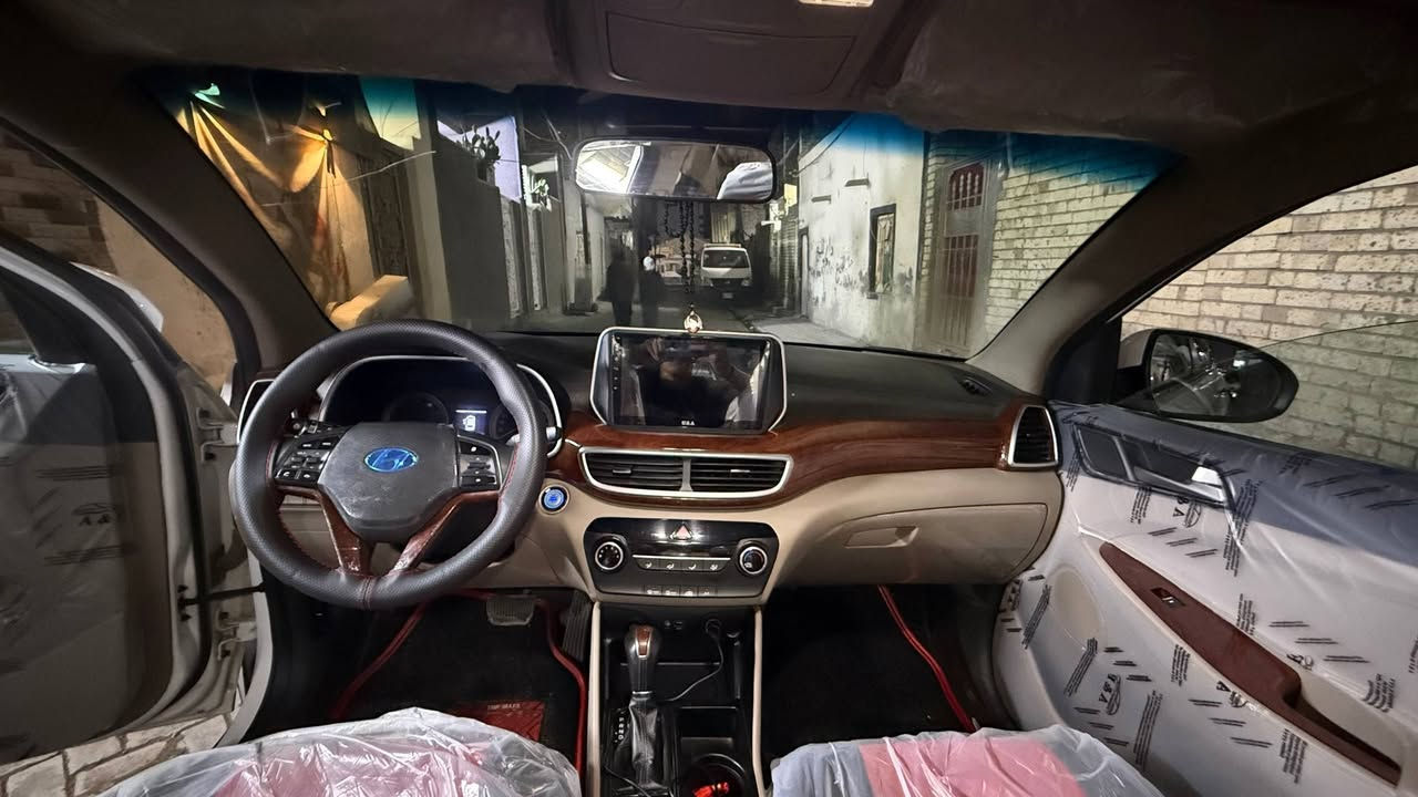 العنوان: للبيع هونداي توسان 2019 (خليجي) - رقم بغداد جديد
المواصفات: نص فول (بدون فتحة)، محرك 2000.

​الرقم والسنوية: رقم بغداد حرف جديد، السنوية جديدة وباسمي.

 كراسي كهرباء

​: * مرايا شفط كهرباء مع خاصية الترحيب عند الاقتراب.

​كشنات مغلفة تغليف درجة أولى جديد (والكشنات الأصلية بحالة الوكالة وكلشي مابيهن).

​الماشية: 96,000 كم.

​الصبغ والضرر: صبغ قطعتين (بنيد وجاملغ) 

​السعر: 175 ورقة (17,500$) وبيها مجال بسيط للشراي الطيب.

​المكان: بغداد - مدينة الصدر - قطاع 19 (تقاطع مستشفى القادسية).

​للتواصل والاستفسار (واتساب فقط):

📞 ***********
