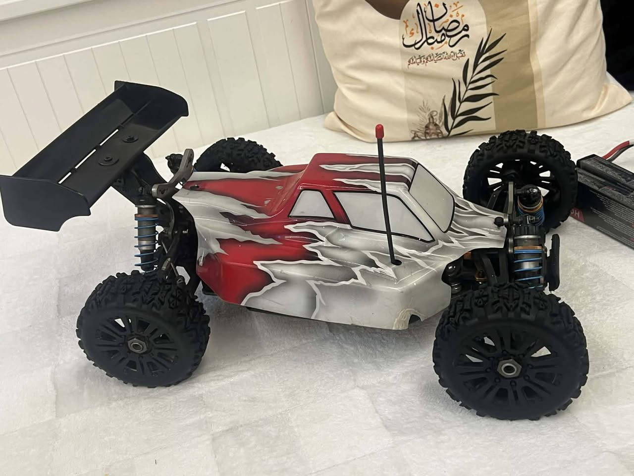 ماشاللە تبارک رحمان بگی 1:8  کلش کلش قویە ومرطب سرعە مالتها 130km  یشتغل ب بطاریتین سع 280 الف


**إذا كنت صاحب هذا الإعلان وتريد حذفه لأي سبب، رجاءا أرسل رسالة إلى الدعم الفني**