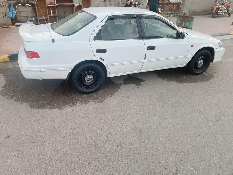 كامري موديل ٢٠٠١
رقم سليمانيه انگليزي باسمي بيها حالوب شويه شي بصيط القماره 
محرك كير خير من الله 
للاستفسار اكثر هذا ***********
