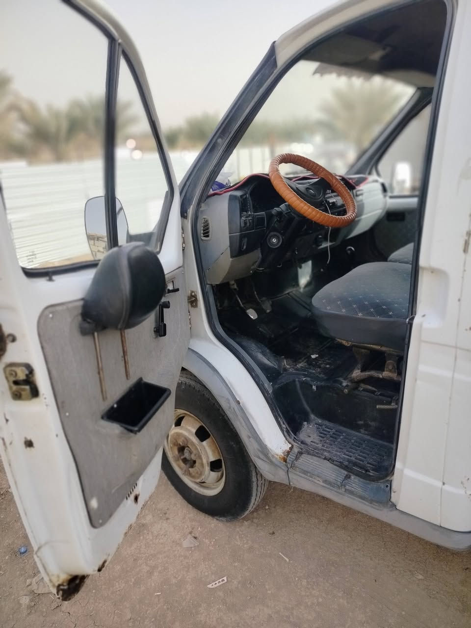 للبيع روسي موديل 2003 سياره جاهز الف ماتخسر عليها سعر 40 وبيها مجال العنوان كربلاء واتساب فقط/  ***********
