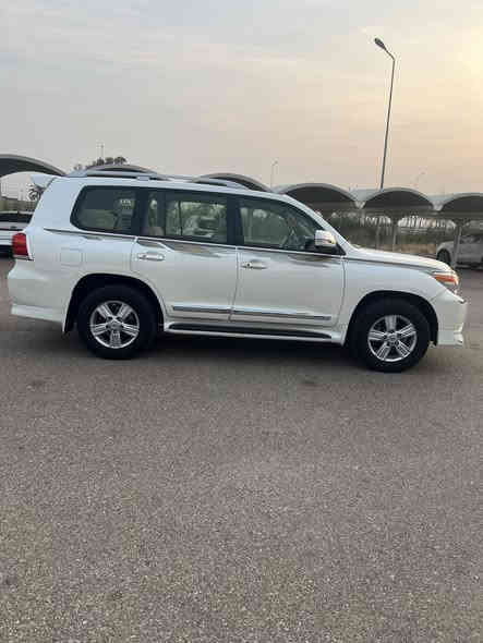 لاندكروز بريم ٢٠١٣ عداد المسافه ١٣٩٠٠٠ قابل للزياده السياره رقم بغداد الرقم الجديد  السياره بيه صبغ الدعاميه الاماميه وربع من الخلفيه وشخط مصله بارد اربع أصابع  السعر ٣٨٠٠٠$  للاستفسار او الاتصال ***********
