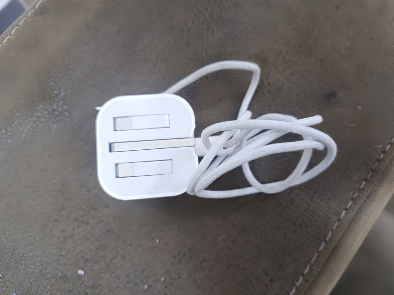 شاحنه اصليه مع الكيبل أصلي مال كارتونه جهاز ب٤٠


**إذا كنت صاحب هذا الإعلان وتريد حذفه لأي سبب، رجاءا أرسل رسالة إلى الدعم الفني**