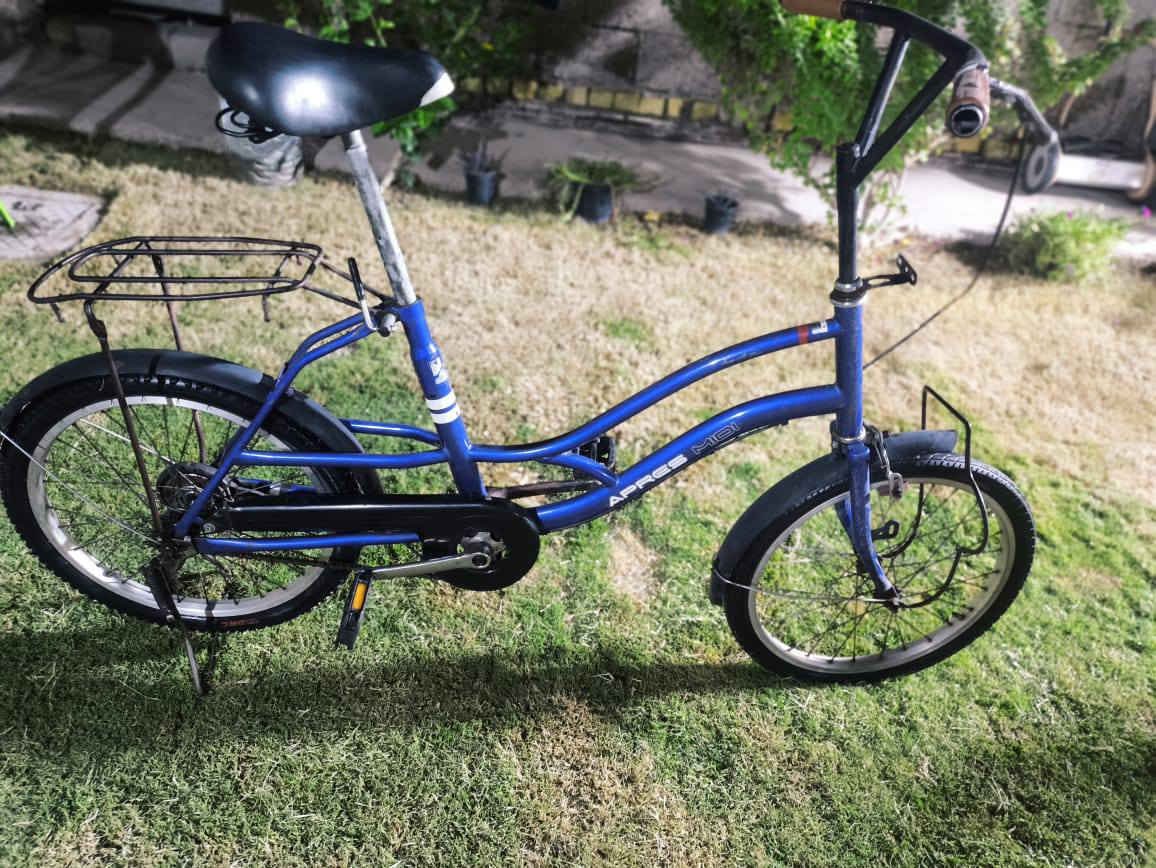 بايسكل للبيع 🚲

نضافه 100٪🌊

تخم تاير جديد فول الون ازرق 🕵️

وياله جدد نضيفات 🦸

زنجيل جديد 🔥

(البايسكل نضيف و جديد ) 🪐

السعر 55 قفل 🔋🔐

لل استفسار ***********
وتدللون علينه 💙
