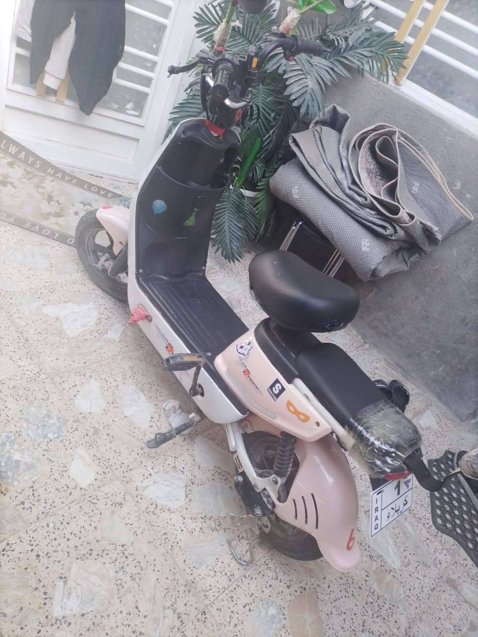 دراجه شحن للبيع
الدراجه نضيفه جدا 
لم يبدل فيها شيء لحد الآن بلاديه مستعمله قليل جدا وهذه صورها سعرها ٢٥٠ وبيها مجال قليل جدا


**إذا كنت صاحب هذا الإعلان وتريد حذفه لأي سبب، رجاءا أرسل رسالة إلى الدعم الفني**