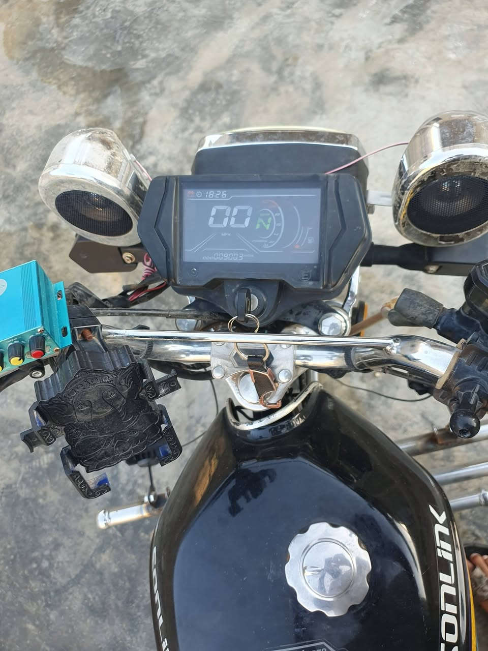 سيفان 24 محرك 200  محرك ما مفتوح   مراوس شعندك موديل 21 22 23 ***********
