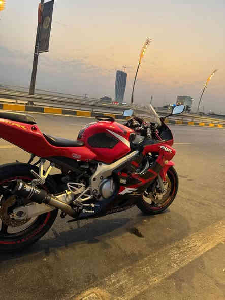 السلام عليكم
CBR F4I 600cc 2004
مكفوله كفاله عامه من التاير للتاير تعال وجيب فيتر وياك وافحص شلون ميعجبك ماشيه 70 حقيقي
كلشي بيهه بلادي وما ممدود عليهه سبانه
مرقمه وكامله رقم انگليزي الجديد شرط التحويل
بيهه تزويدات بسيطه + قبل سبوع نضفت نوزلات وبدلت بلكات اصليه ومجاول اصلية وبدلت دهن  (موتل)
السعر39 والشراي يشلع عيوني وكلشي اكو بالسوگ

‭0788 800 1611‬
العنوان بغداد - سيدية
