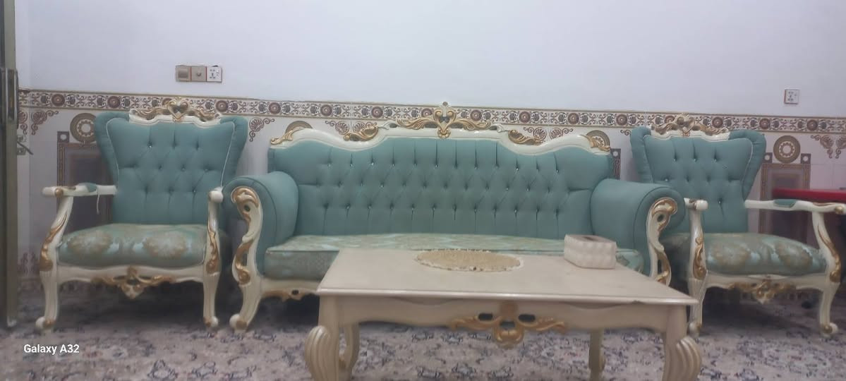 سلام عليكم تخم 10مقاعد نضيف  ملكي  تزكام +طبله للبيع سعر 650وبي مجال مكاني كوت حي الجامعه ***********
