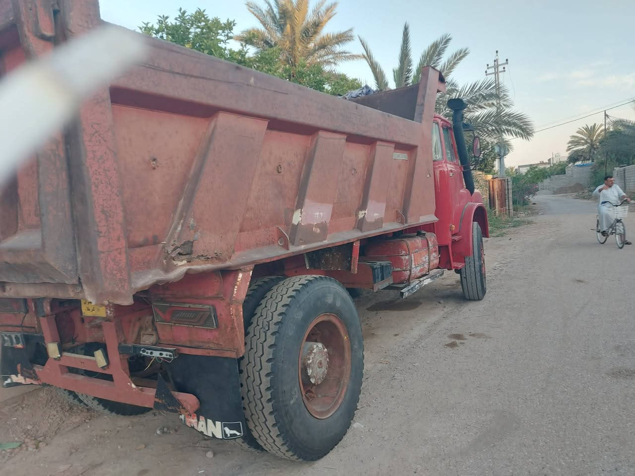 مان 81 رقم كربلاء  ساقطة السنوية باسمي السنوية تخم تاير جديد كير مكينة شاصي مكفول المحرك جديد المكان ديالى اتصل للاستفسار والسعر. ***********

