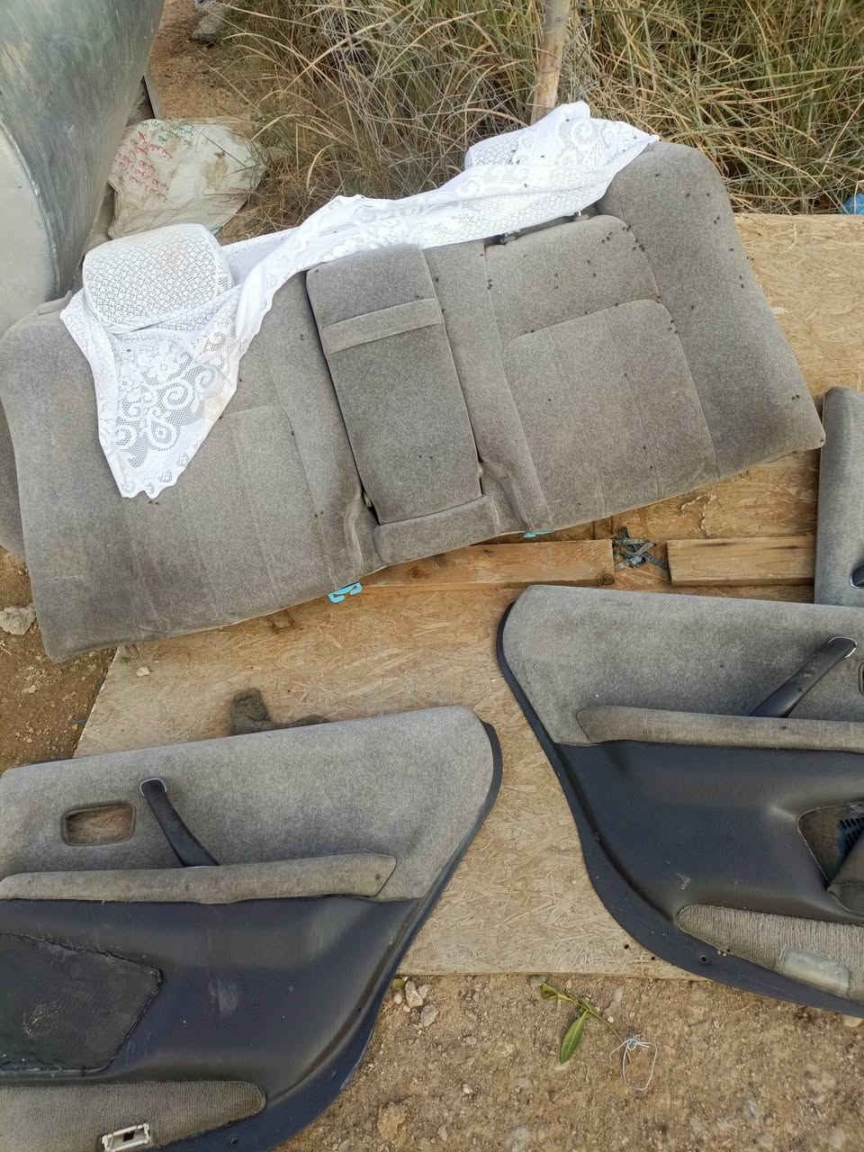 كشنات وبطاين وحصان راس الثور فلات عسلي للبيع مكان كربلاء ***********
