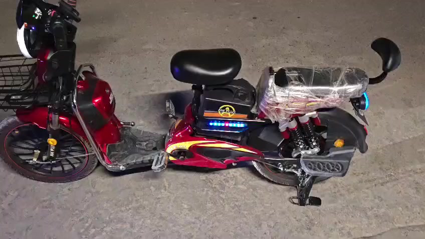 سلام عليكم من رخصت ادمن دراجه شحن لبيع دراجه بعدها جديده صارله شهرين من اخذته حتى الوصل الشراء بعده بيها بعده بل باكيت دراجه خير من الله اي نقص مابيها بطاريات عل فحص شرط تفحصهن يلا تخاذه 
الرقم ... ***********... *********** مكاني الفلوجه سعر (400 الف وبيها مجال لطيبين)
