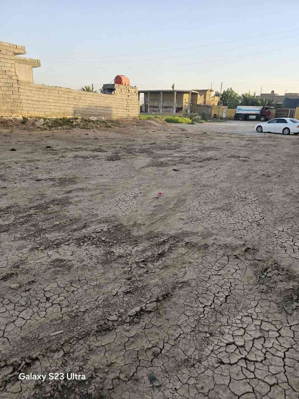 السلام عليكم 
قطعه ارض زراعيه 
٤٠٠اله شي بسيط 
قرب محطه كهرباء المعمل 
ماي كهرباء جاهزه
بين الشطره والغراف 
***********
