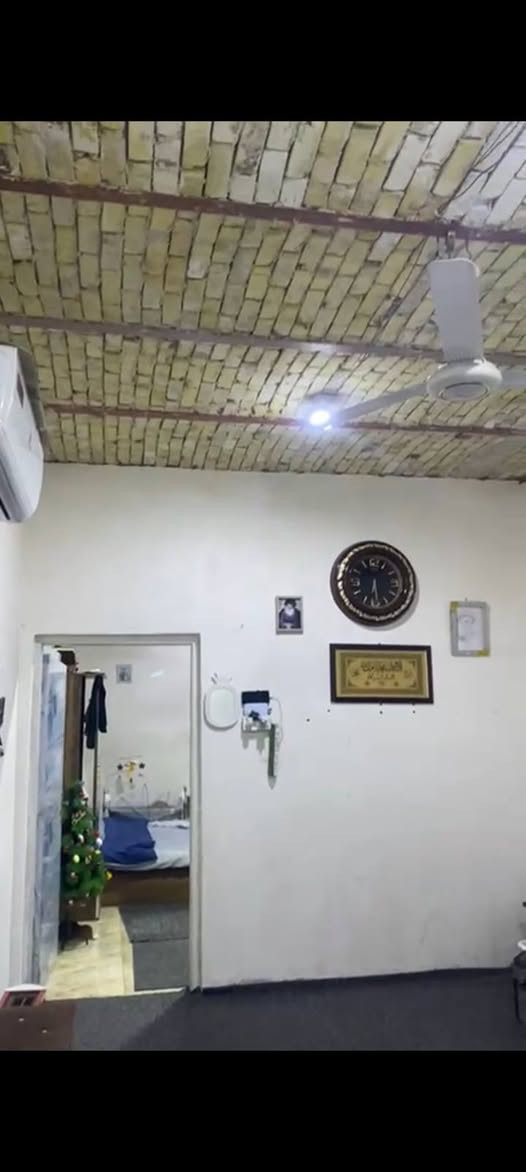 السلام عليكم اخوان بيت للبيع مساحته 80 متر لكن مرتب عرضه 3.5 ×20 عنوانه الزبير خلف المعارض متكون من حمام ومنور وغرفه وهول ومطبخ وحوش بناء بلوك
بيت متكامل من كلشي ارضية سيراميك كلها من الطول للطول حمام ومطبخ سيراميك ارضي وجداري البيت كامل كهرباء راقيه ومرتبه بورد كهرباء يصلح بناء طابق ثاني السقف عكاده مصبوبه جوينات مايخر ابد. رايده 16 مليون وبي مجال وتعال خاص ادزلك فيديو


**إذا كنت صاحب هذا الإعلان وتريد حذفه لأي سبب، رجاءا أرسل رسالة إلى الدعم الفني**