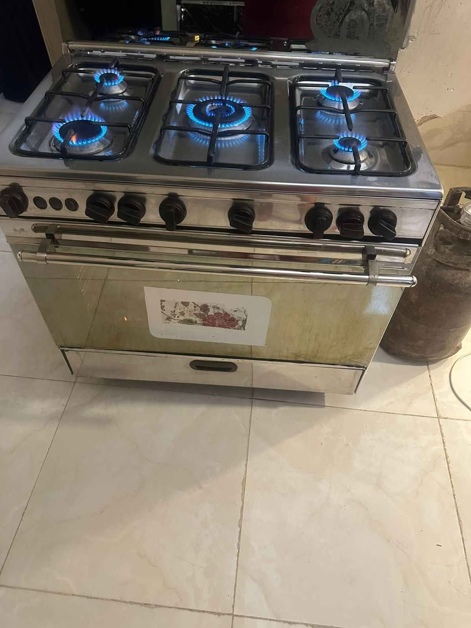 السلام عليكم
طباخ مصري مستخدم نضيف جدا  شغال كامل حتى الكهرباء بغداد, العراق


**إذا كنت صاحب هذا الإعلان وتريد حذفه لأي سبب، رجاءا أرسل رسالة إلى الدعم الفني**