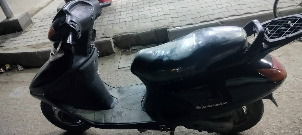 سبيسي ياباني 
شغاله نكره سلف 
اول كصه رايمر 
مكينه ناعمه 
كهربائيات شغالة 
كوت حي الجهاد 
***********
