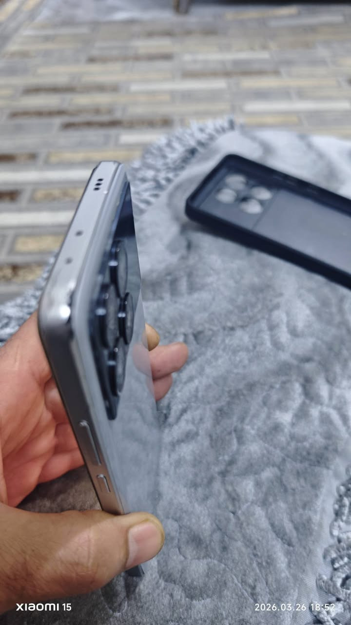 بوكو x6 برو بدون ملحقات بي خدوش بل شاشه وطخه بل شاصي لا يوجد عطل ولا كسر على فحص الذكره 256//12+12مكاني سكندريه لا يوجد توصيل السعر قفله ٢٢٠الف الي يفيده السعر يتصل***********
