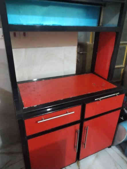 سلام عليكم كاونتر للبيع 3 قطع وسنك مرمر نضافته 90/100 مابي  ضرر ولا نقص مكاني الاعظميه 
الشراي يتصل ***********
