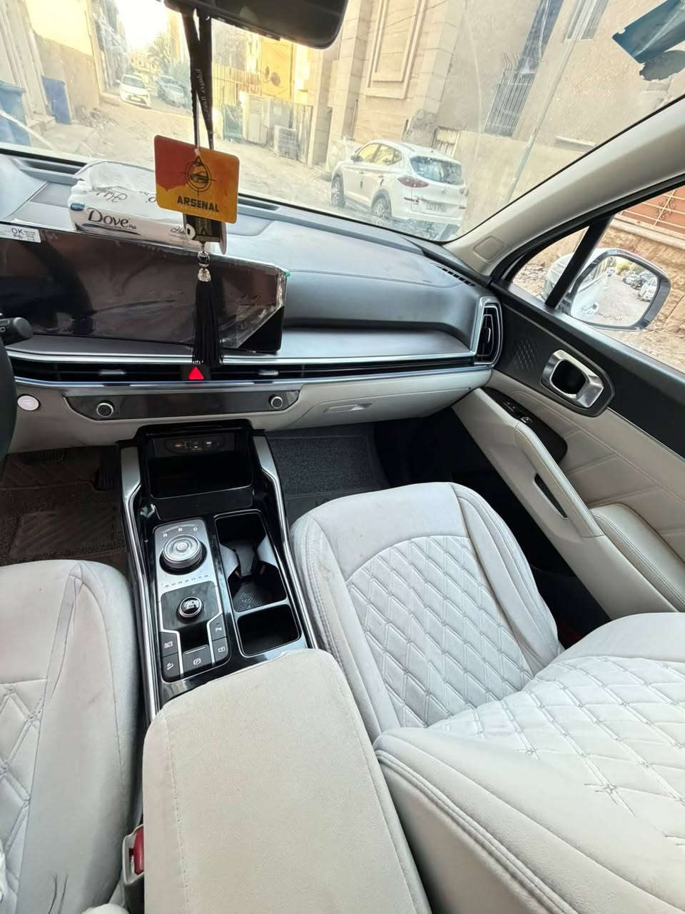 سورنتو 2025 خليجي
ماشيه 11 الف 
السعر 32.000$
وبيها مجال بسيط 
***********
