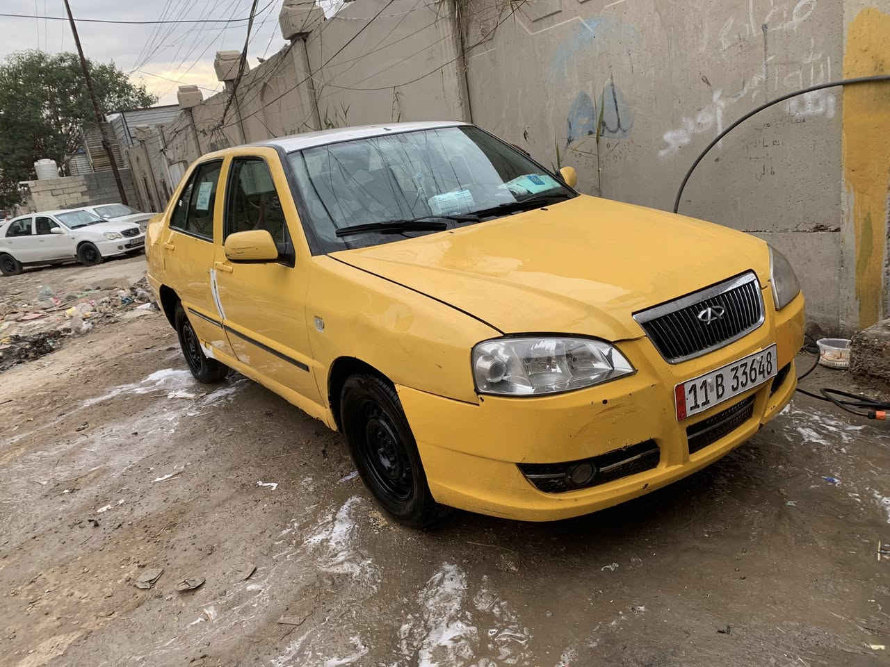 السلام عليكم شيري كوين موديل 2011 مكينه كير جدد مكفوله من ضربه وصبغ وتبديل ماعدا الباب الخلف العبري بي طخه سياره ترايك وين ميعجبك مصفره هيئه وغرامات رقم انكليزي باسمي السعر ٢٧ وبيها مجال حك الجيه مكاني بغداد الدولعي ارقام ***********.    ***********
