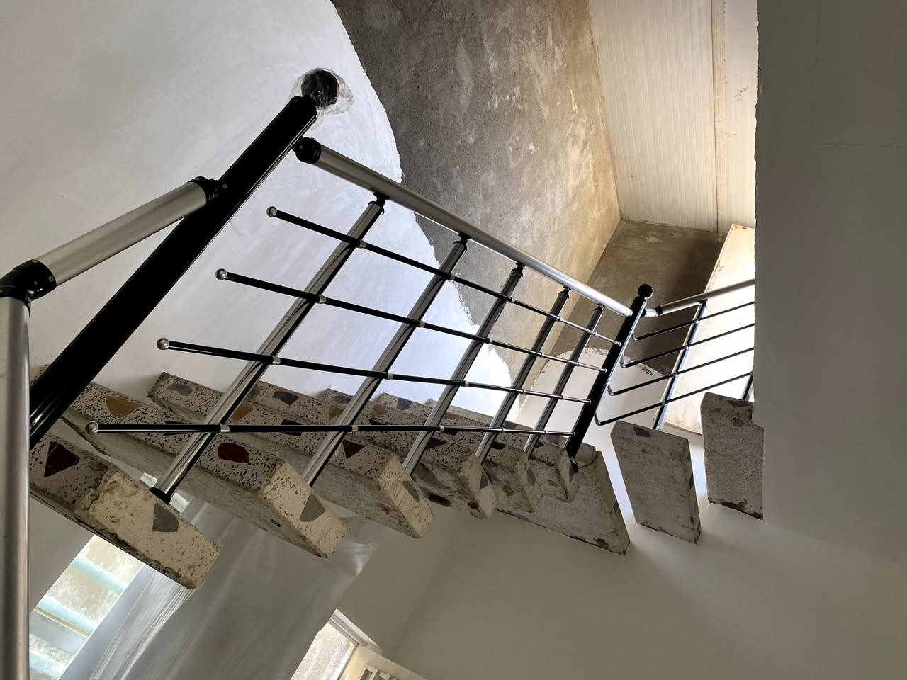 يعلن معمل بركات الزهراء
بأسعار تنافسية عن عمل جميع المحجرات والابواب 🚪والشبابيك🪟والكاونترات 
وبافضل المواد المستخدمه وافضل الشركات التركية
 ابواب وشبابيك (عازل للصوت - عازل للغبار - عازل للحرارة )
يتوفر جميع الالوان (ابيض - صاجي - اسود- رصاصي-شمباني)
العمارة حي الشهداء السايدين قرب مول سيد جابر
ضمان 5سنوات😘👍 
خدمات النقل والربط مجاني🤩
للمزيد من المعلومات 
اتصل☎️ على الارقام التالية :
حسن علي. ***********
***********
#معامل العمار
#الجميع
#المنيوم
#الجميع
