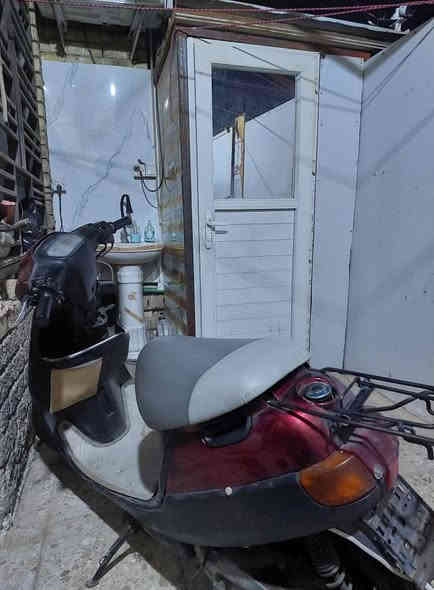 السلام عليكم دراجة بطة للبيع فقط مستعجل السعر قفل من الاخير 175 بدون عملة تفيدك تعال شوفها تايرات جدد بطارية جديدة شغالة سلف و هندر حلوه و ناعمة تجي للبيت تفحصها شلعه و معدل حلوات المكان الدورة حي دجلة ***********
