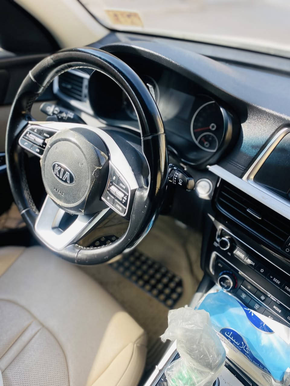 اوبتيما موديل2020
خليجي 
كفاله عامه من كلشي حتئ الدعاميات 
 محرك 2400 دوش 
ماشيه 55 الف حقيقي 
فول موصفات 
بصمه تشغيل 
بصمه أبواب 
رقم بغداد الجديد بسمي سنويه لل2031 
يدات أبواب نيكل 
لايت دوار 
شفتات ستيرن 
تحكمات ستيرن 
شاشه 
مري شفط 
مثبت سرعه 
لد امامي 
لد خلفي
تبريد قطعتين 
كشنات جلد 
السياره جديده كلش 
مكان السياره سماوه 
237 وبيه مجال 
***********
