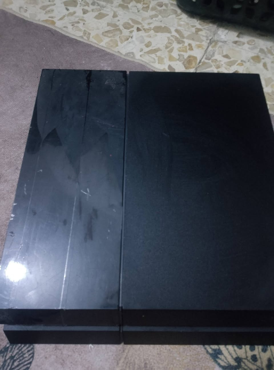 السلام عليكم بلي ستيشن فور فات مهكر السعر 180 وبي مجال الاتصال على هذا الرقم ***********
