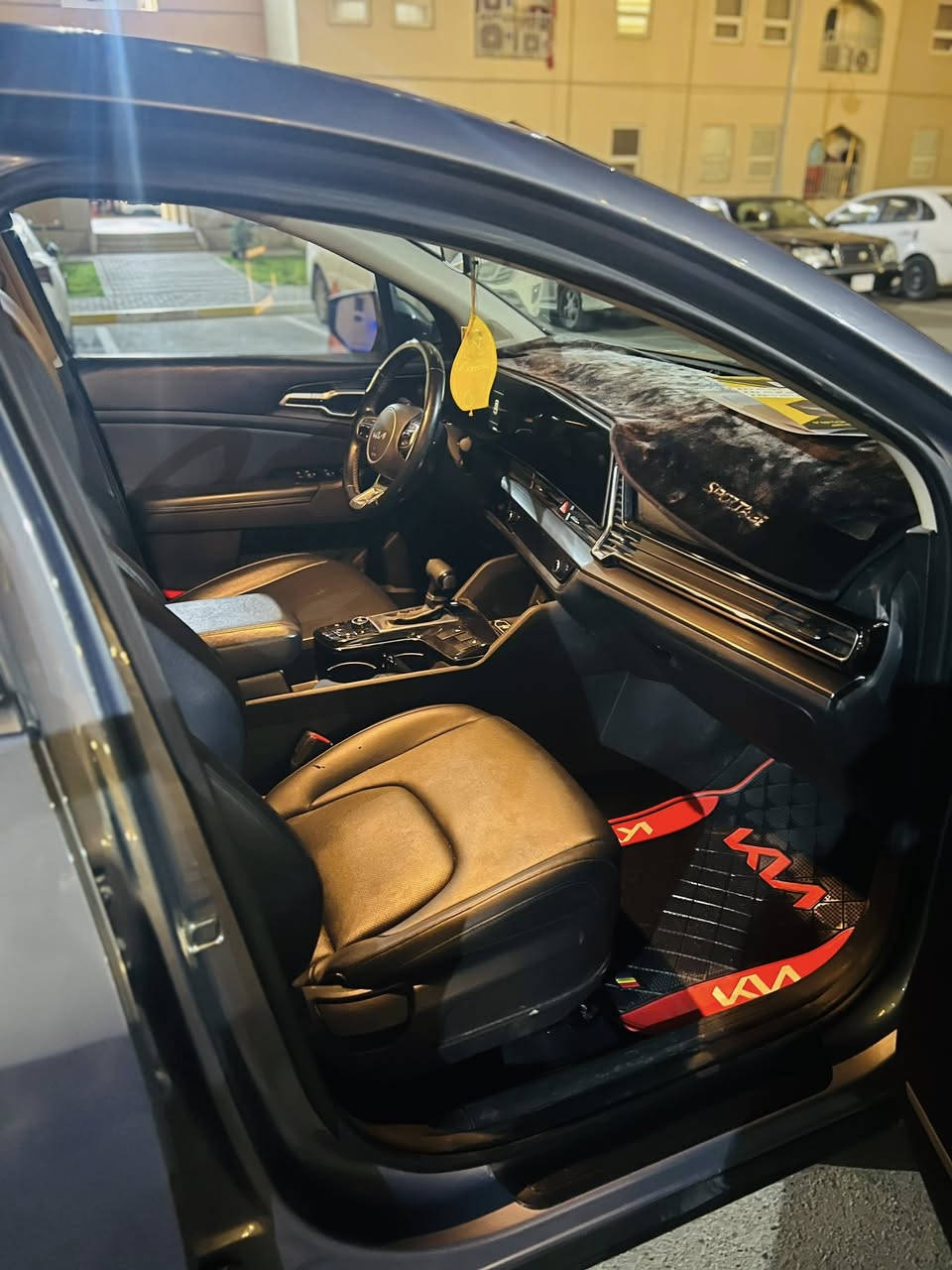 السلام عليكم سبورتج 2023
المحرك GDi2400

ماشيه 36000km

موصفات السياره 

كشنات كهرباء امامي + تدفئه 

حساسات امامي خلفي

تخم تاير جديد 

رادار امامي خلفي 

كامره دواره

مثبت سرعه

ثلاثه وضعيات قياده

السعر 180

اللاتصال على الرقم

***********

***********
