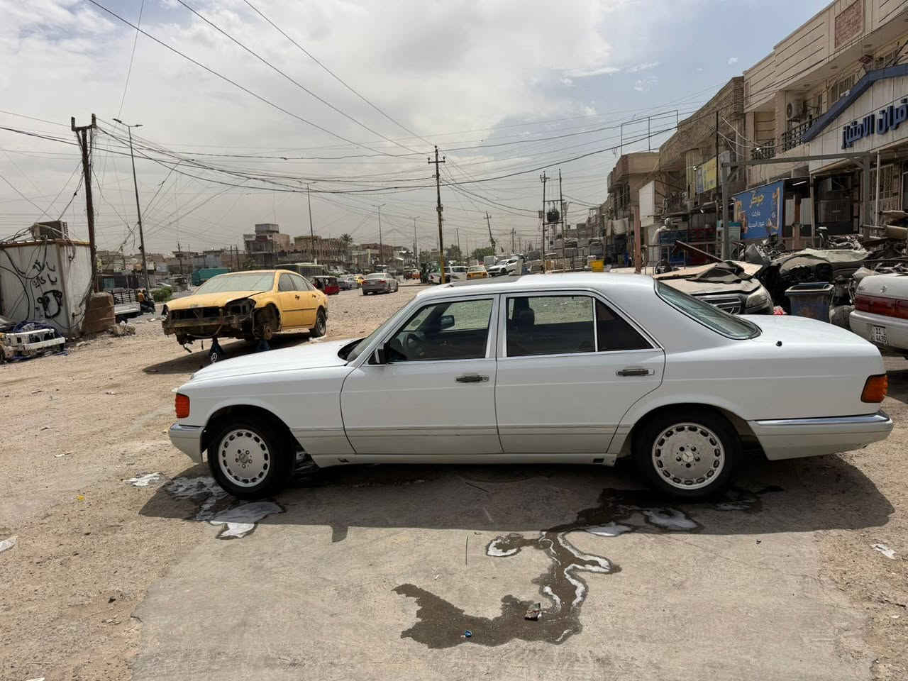 سياره البيع المواصفات.                                         ١- سياره بلديه  بيه مكانات صبغ.                                  2 - بطن السياره بلاديه عل شركه                                      3-ارين كرهباي                                                            4_  مكينه وكير بلدي  بلدي عنكبوت. 300                                                5_  السياره كرهباياته كله شغاله                                              6 _   رقم بغداد  تحويل شوكت ما تريد                                  7_  سياره مواصفات بيه منضومه مال تصوير                                8 _ السياره حله من الصوره تجي وشوف بعينك                              9  _ ملاحضه ملاحضه السياره بيه تبخير قليل كلش                      ١٠ _ مكان السياره بل حله الهاشميه                                ١١ _ السعر ٦٠ وبيه مجال الطيبين الهاتف ***********       ملاحضه السياره بيه تبخير
